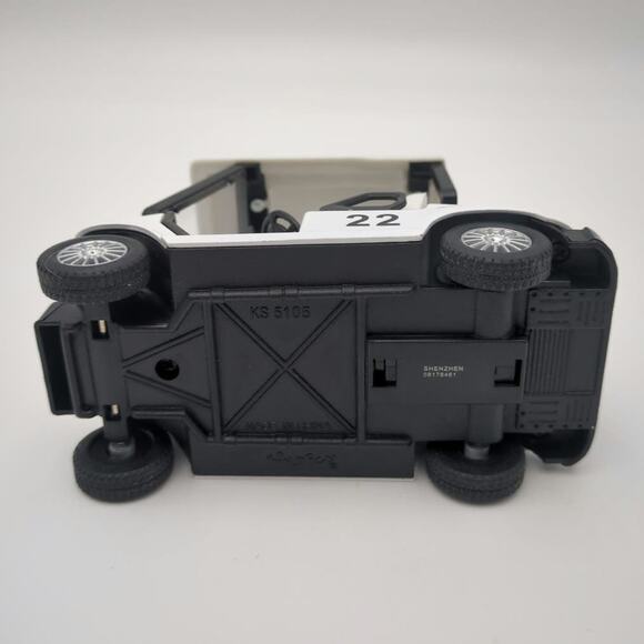 Kintoy White Golf Cart Mini Vehicle 1:24 Scale w Bags Worldwide Pullback Racer - Picture 6 of 7